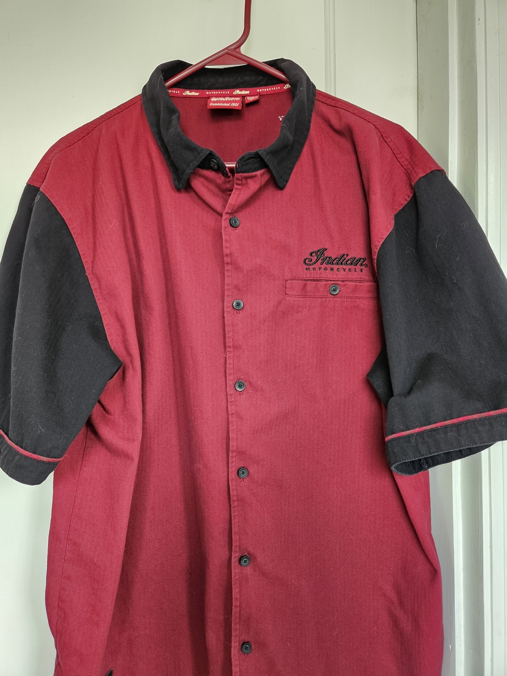 Men’s Indian Pocket Short-Sleeve Red and Black Shirt